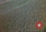 Standbild Luftangriffe Südostasien, 1962, aus Sekunde 57 historischem Filmmaterial Videoclip 65675058008