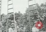 Image sélecteurs orange américain mexicain Farmersville California USA, 1968, de la seconde 10 séquences d'archives historiques vidéo 65675058040