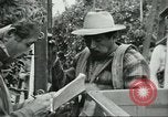 Image sélecteurs orange américain mexicain Farmersville California USA, 1968, de la seconde 32 séquences d'archives historiques vidéo 65675058040