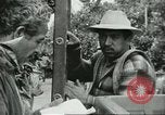 Image sélecteurs orange américain mexicain Farmersville California USA, 1968, de la seconde 39 séquences d'archives historiques vidéo 65675058040
