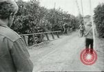 Image sélecteurs orange américain mexicain Farmersville California USA, 1968, de la seconde 52 séquences d'archives historiques vidéo 65675058040