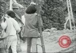 Image sélecteurs orange américain mexicain Farmersville California USA, 1968, de la seconde 4 séquences d'archives historiques vidéo 65675058041