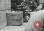 Standbild mexikanischen American orange Picker Farmersville California USA, 1968, aus Sekunde 19 historischem Filmmaterial Videoclip 65675058042