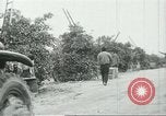 Standbild mexikanischen American orange Picker Farmersville California USA, 1968, aus Sekunde 34 historischem Filmmaterial Videoclip 65675058042