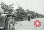 Standbild mexikanischen American orange Picker Farmersville California USA, 1968, aus Sekunde 35 historischem Filmmaterial Videoclip 65675058042