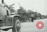 Standbild mexikanischen American orange Picker Farmersville California USA, 1968, aus Sekunde 36 historischem Filmmaterial Videoclip 65675058042