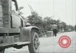 Standbild mexikanischen American orange Picker Farmersville California USA, 1968, aus Sekunde 37 historischem Filmmaterial Videoclip 65675058042