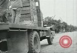 Standbild mexikanischen American orange Picker Farmersville California USA, 1968, aus Sekunde 41 historischem Filmmaterial Videoclip 65675058042