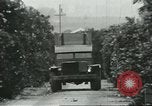 Standbild mexikanischen American orange Picker Farmersville California USA, 1968, aus Sekunde 57 historischem Filmmaterial Videoclip 65675058042