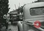 Standbild mexikanischen American orange Picker Farmersville California USA, 1968, aus Sekunde 60 historischem Filmmaterial Videoclip 65675058042