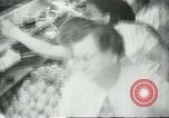 Standbild Verpackung Orangen zum Verkauf Farmersville California USA, 1968, aus Sekunde 5 historischem Filmmaterial Videoclip 65675058043