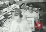 Standbild Verpackung Orangen zum Verkauf Farmersville California USA, 1968, aus Sekunde 10 historischem Filmmaterial Videoclip 65675058043
