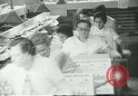 Standbild Verpackung Orangen zum Verkauf Farmersville California USA, 1968, aus Sekunde 11 historischem Filmmaterial Videoclip 65675058043