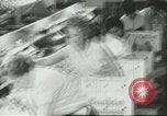 Standbild Verpackung Orangen zum Verkauf Farmersville California USA, 1968, aus Sekunde 20 historischem Filmmaterial Videoclip 65675058043