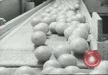 Standbild Verpackung Orangen zum Verkauf Farmersville California USA, 1968, aus Sekunde 42 historischem Filmmaterial Videoclip 65675058043