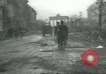 Immagine di Una città in rovina Berlino Germania, 1945, secondo 21 filmato di repertorio 65675058044