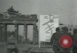 Immagine di Berlino occupata dai sovietici Berlino Germania, 1945, secondo 51 filmato di repertorio 65675058045