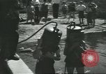 Standbild Diver's Helm Fitchburg Massachusetts USA, 1931, aus Sekunde 36 historischem Filmmaterial Videoclip 65675058052