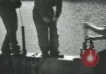 Standbild Diver's Helm Fitchburg Massachusetts USA, 1931, aus Sekunde 55 historischem Filmmaterial Videoclip 65675058052