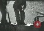 Standbild Diver's Helm Fitchburg Massachusetts USA, 1931, aus Sekunde 56 historischem Filmmaterial Videoclip 65675058052
