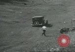 Standbild Automobil Tests South Bend Indiana USA, 1932, aus Sekunde 59 historischem Filmmaterial Videoclip 65675058057