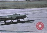 Immagine di 303gruppo di bombardamento Battle Creek Michigan USA, 1942, secondo 25 filmato di repertorio 65675058058