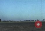 Standbild 303rd Bombardierung Gruppe England Molesworth Flugplatz, 1942, aus Sekunde 35 historischem Filmmaterial Videoclip 65675058063