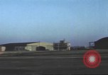 Standbild 303rd Bombardierung Gruppe England Molesworth Flugplatz, 1942, aus Sekunde 42 historischem Filmmaterial Videoclip 65675058063