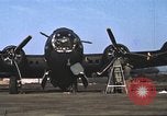 Standbild 303rd Bombardierung Gruppe England Molesworth Flugplatz, 1942, aus Sekunde 12 historischem Filmmaterial Videoclip 65675058064