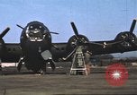 Standbild 303rd Bombardierung Gruppe England Molesworth Flugplatz, 1942, aus Sekunde 16 historischem Filmmaterial Videoclip 65675058064