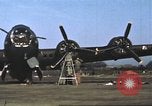 Standbild 303rd Bombardierung Gruppe England Molesworth Flugplatz, 1942, aus Sekunde 17 historischem Filmmaterial Videoclip 65675058064