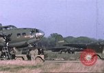 Standbild 303rd Bombardierung Gruppe England Molesworth Flugplatz, 1942, aus Sekunde 30 historischem Filmmaterial Videoclip 65675058064
