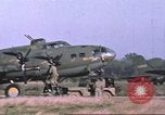 Standbild 303rd Bombardierung Gruppe England Molesworth Flugplatz, 1942, aus Sekunde 33 historischem Filmmaterial Videoclip 65675058064