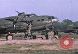 Standbild 303rd Bombardierung Gruppe England Molesworth Flugplatz, 1942, aus Sekunde 36 historischem Filmmaterial Videoclip 65675058064