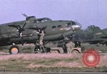 Standbild 303rd Bombardierung Gruppe England Molesworth Flugplatz, 1942, aus Sekunde 37 historischem Filmmaterial Videoclip 65675058064