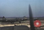Standbild 303rd Bombardierung Gruppe England Molesworth Flugplatz, 1942, aus Sekunde 40 historischem Filmmaterial Videoclip 65675058064