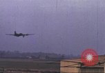 Standbild 303rd Bombardierung Gruppe England Molesworth Flugplatz, 1942, aus Sekunde 18 historischem Filmmaterial Videoclip 65675058065