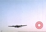 Standbild 303rd Bombardierung Gruppe England Molesworth Flugplatz, 1942, aus Sekunde 24 historischem Filmmaterial Videoclip 65675058065