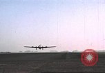 Standbild 303rd Bombardierung Gruppe England Molesworth Flugplatz, 1942, aus Sekunde 40 historischem Filmmaterial Videoclip 65675058065