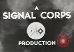Standbild Erdbewegungsmaschinen Pacific Theater, 1944, aus Sekunde 20 historischem Filmmaterial Videoclip 65675058072