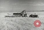 Standbild Erdbewegungsmaschinen Pacific Theater, 1944, aus Sekunde 57 historischem Filmmaterial Videoclip 65675058072