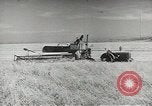 Standbild Erdbewegungsmaschinen Pacific Theater, 1944, aus Sekunde 58 historischem Filmmaterial Videoclip 65675058072