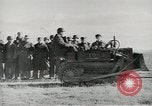 Standbild Erdbewegungsmaschinen europäische Theater, 1944, aus Sekunde 24 historischem Filmmaterial Videoclip 65675058073