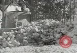 Standbild Erdbewegungsmaschinen europäische Theater, 1944, aus Sekunde 36 historischem Filmmaterial Videoclip 65675058073