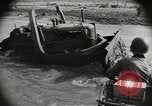 Standbild Erdbewegungsmaschinen europäische Theater, 1944, aus Sekunde 38 historischem Filmmaterial Videoclip 65675058073