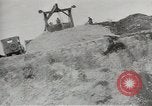 Standbild Erdbewegungsmaschinen europäische Theater, 1944, aus Sekunde 50 historischem Filmmaterial Videoclip 65675058073