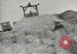 Standbild Erdbewegungsmaschinen europäische Theater, 1944, aus Sekunde 51 historischem Filmmaterial Videoclip 65675058073