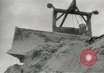 Standbild Erdbewegungsmaschinen europäische Theater, 1944, aus Sekunde 60 historischem Filmmaterial Videoclip 65675058073