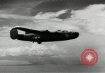 Standbild Erdbewegungsmaschinen Pacific Theater, 1944, aus Sekunde 28 historischem Filmmaterial Videoclip 65675058074