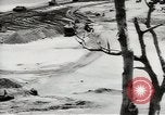 Standbild Erdbewegungsmaschinen Pacific Theater, 1944, aus Sekunde 35 historischem Filmmaterial Videoclip 65675058074